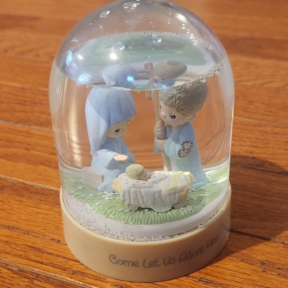 Precious Moments Snow Dome - Come Let Us Adore Him